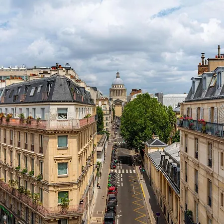 Guestready - Stately Haven Near Pantheon *