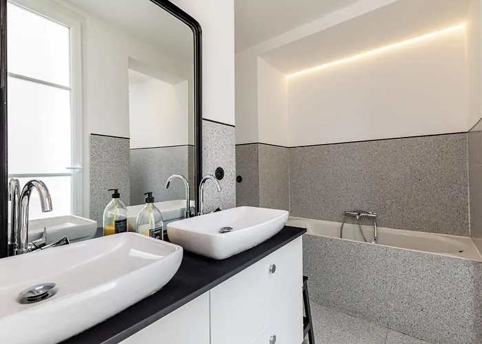 Guestready - Stately Haven Near Pantheon Διαμέρισμα Παρίσι