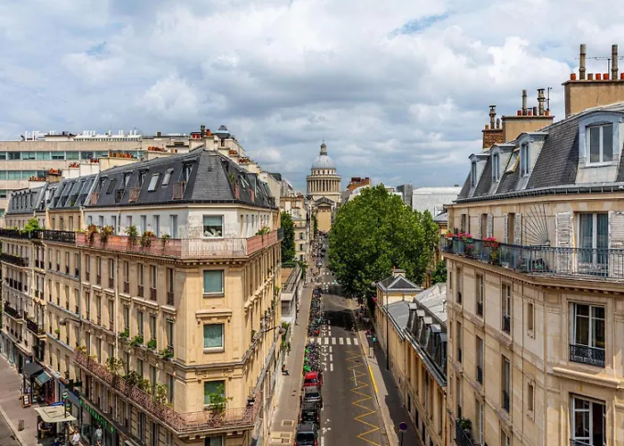 Guestready - Stately Haven Near Pantheon *